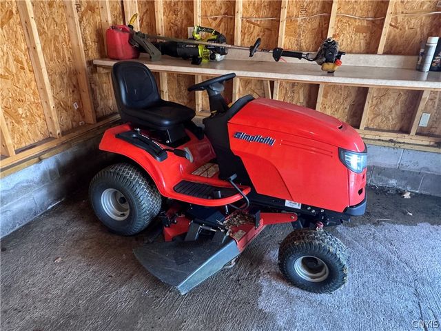 2178 Canal Road, Camillus, NY 13112