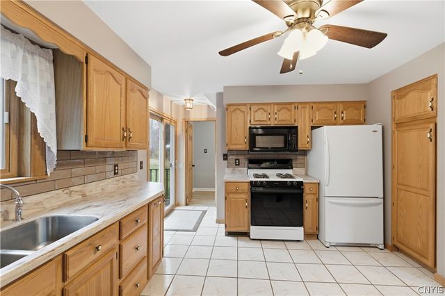 2178 Canal Road, Camillus, NY 13112