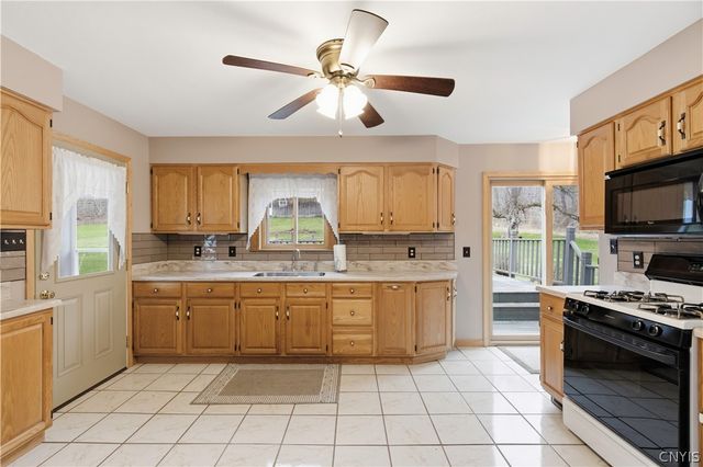 2178 Canal Road, Camillus, NY 13112