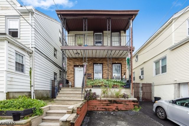 384 Getty Ave, Paterson City, NJ 07503