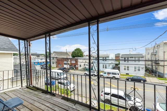 384 Getty Ave, Paterson City, NJ 07503