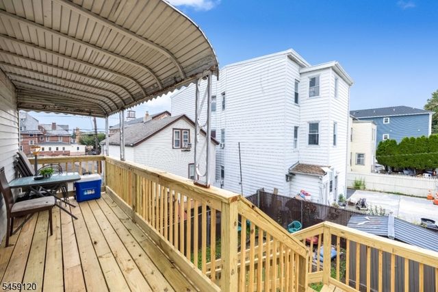 384 Getty Ave, Paterson City, NJ 07503