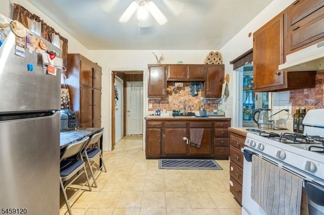 384 Getty Ave, Paterson City, NJ 07503