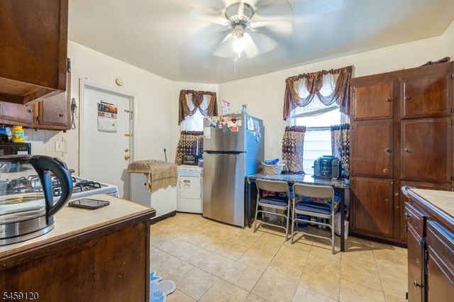 384 Getty Ave, Paterson City, NJ 07503