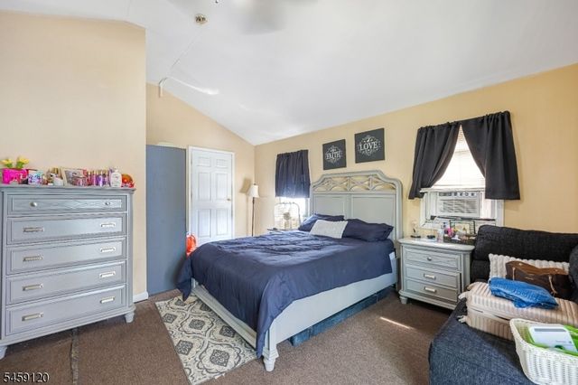 384 Getty Ave, Paterson City, NJ 07503