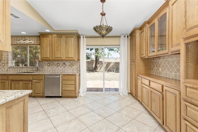 5695 N Yosemite, San Bernardino, CA 92407