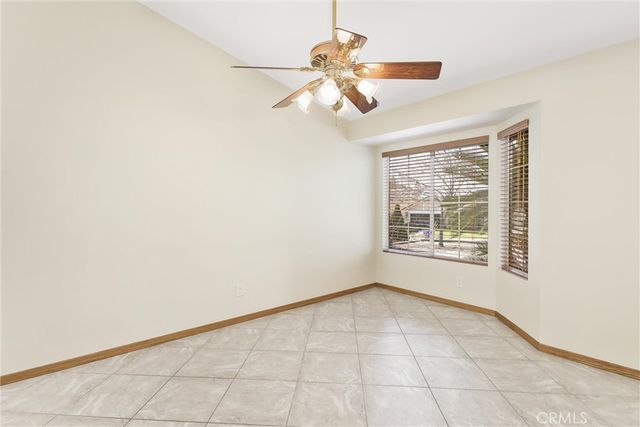 5695 N Yosemite, San Bernardino, CA 92407