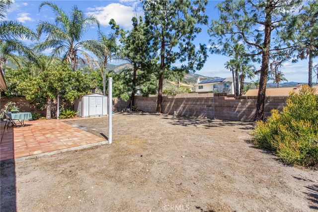 5695 N Yosemite, San Bernardino, CA 92407