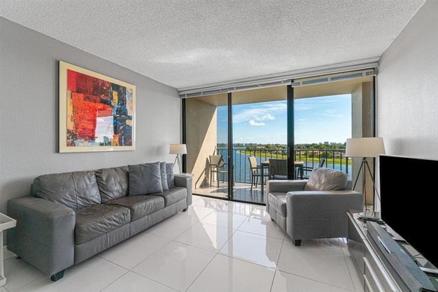 1830 Embassy Drive 613, West Palm Beach, FL 33401