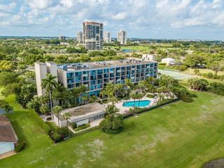 1830 Embassy Drive 613, West Palm Beach, FL 33401