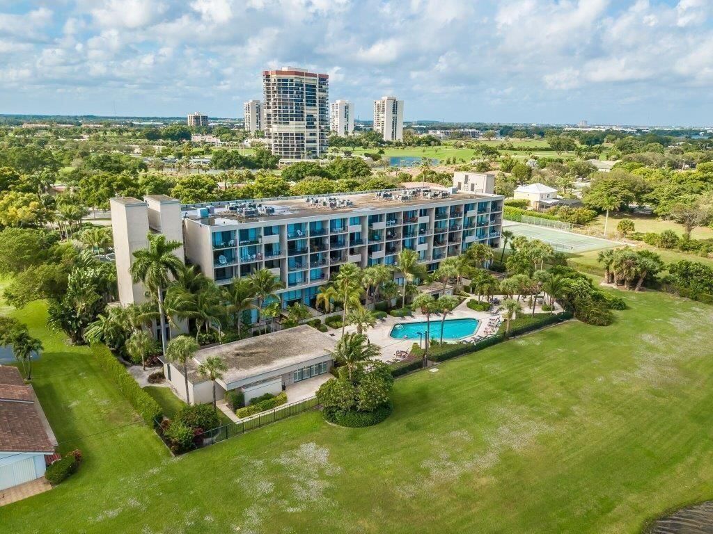 1830 Embassy Drive 613, West Palm Beach, FL 33401