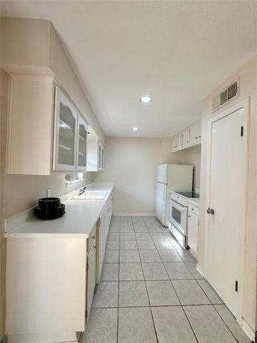 8245 Kingsbrook Road 236, Houston, TX 77024