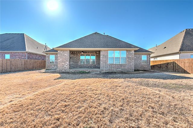 4588 Oldham Drive, Fayetteville, AR 72704