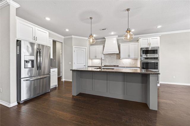 4588 Oldham Drive, Fayetteville, AR 72704