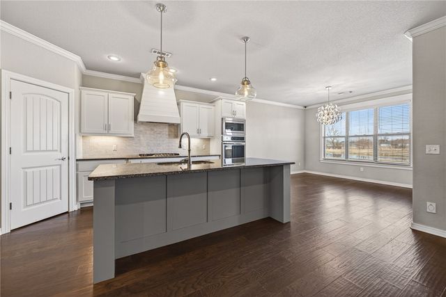 4588 Oldham Drive, Fayetteville, AR 72704