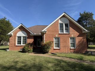 5224 Lana Renee Ct, Hermitage, TN 37076