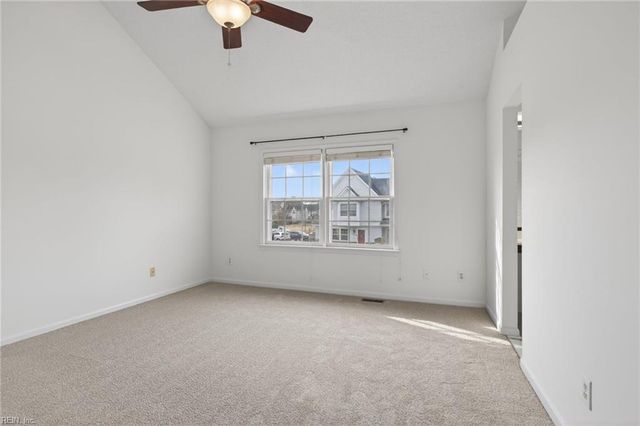 3801 Pamunkey River Reach Apt B, Portsmouth, VA 23703