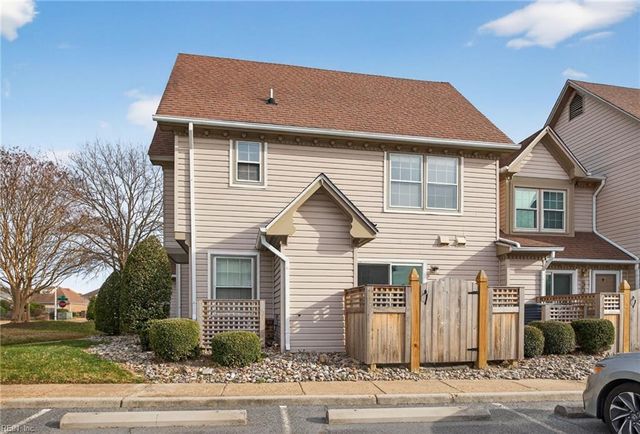 3801 Pamunkey River Reach Apt B, Portsmouth, VA 23703