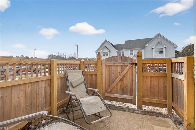 3801 Pamunkey River Reach Apt B, Portsmouth, VA 23703