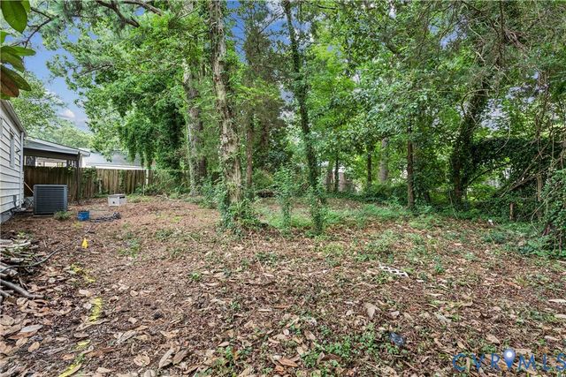 8272 Fernwood Dr, Norfolk, VA 23513