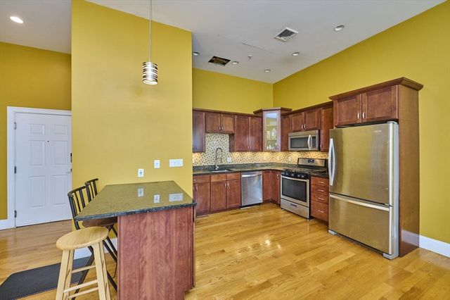 87 Franklin St 105, Quincy, MA 02169