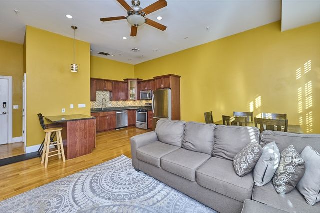 87 Franklin St 105, Quincy, MA 02169