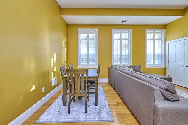 87 Franklin St 105, Quincy, MA 02169