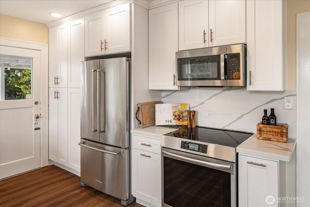 5701 30th Avenue NE, Seattle, WA 98105