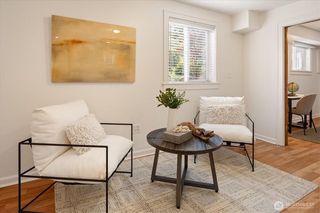 5701 30th Avenue NE, Seattle, WA 98105