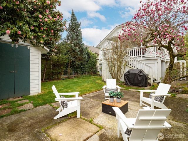 5701 30th Avenue NE, Seattle, WA 98105