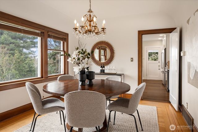 5701 30th Avenue NE, Seattle, WA 98105