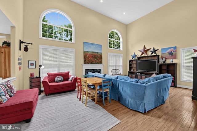 2 ROOSEVELT CIR, Downingtown, PA 19335