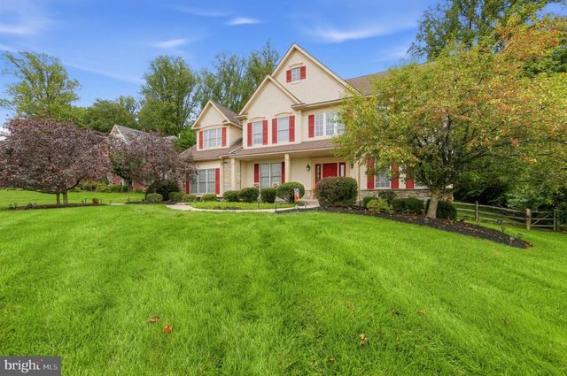 2 ROOSEVELT CIR, Downingtown, PA 19335
