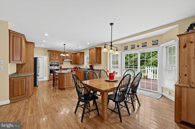 2 ROOSEVELT CIR, Downingtown, PA 19335
