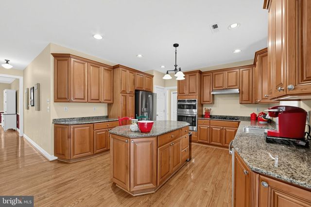2 ROOSEVELT CIR, Downingtown, PA 19335