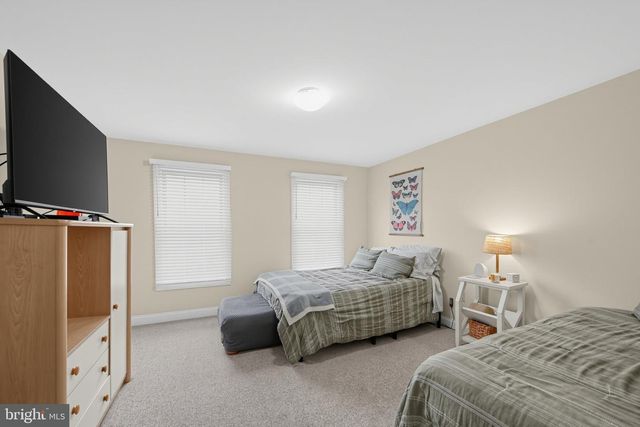 2 ROOSEVELT CIR, Downingtown, PA 19335