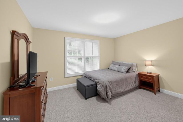 2 ROOSEVELT CIR, Downingtown, PA 19335