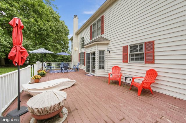 2 ROOSEVELT CIR, Downingtown, PA 19335
