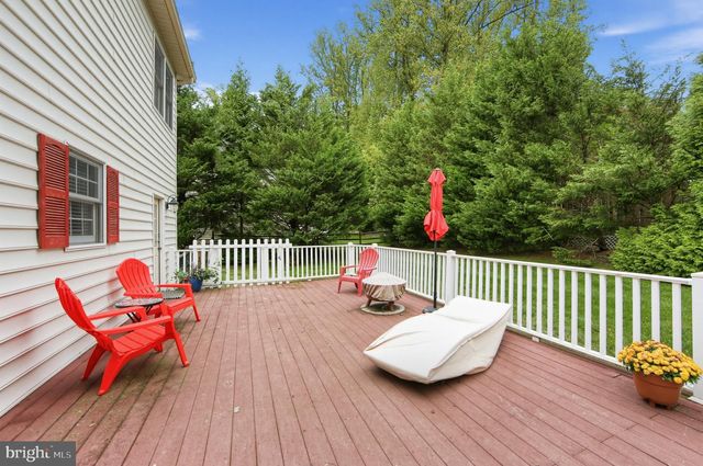 2 ROOSEVELT CIR, Downingtown, PA 19335