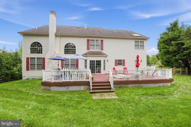 2 ROOSEVELT CIR, Downingtown, PA 19335