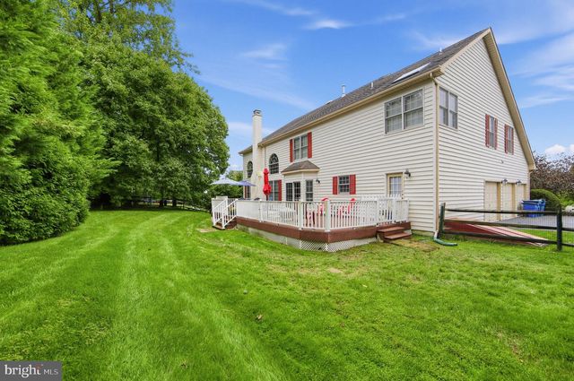 2 ROOSEVELT CIR, Downingtown, PA 19335