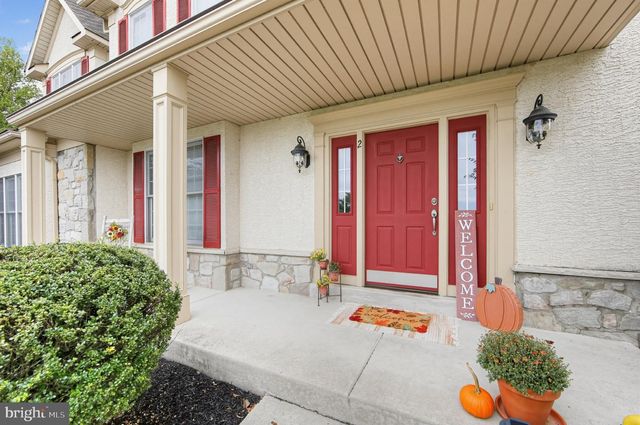 2 ROOSEVELT CIR, Downingtown, PA 19335