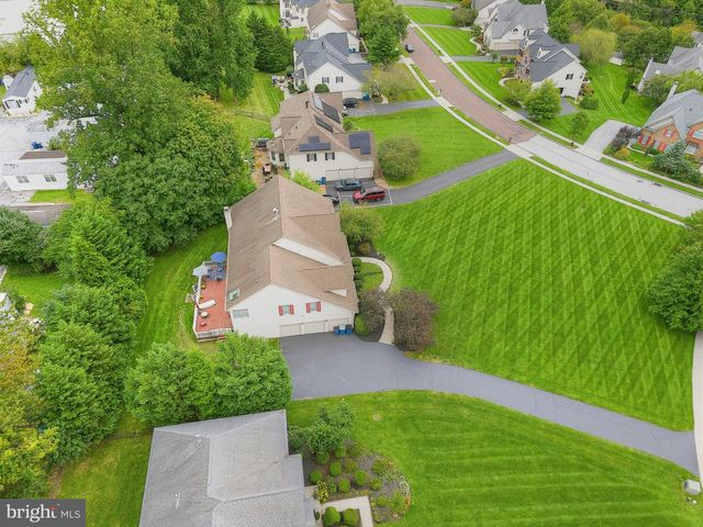 2 ROOSEVELT CIR, Downingtown, PA 19335