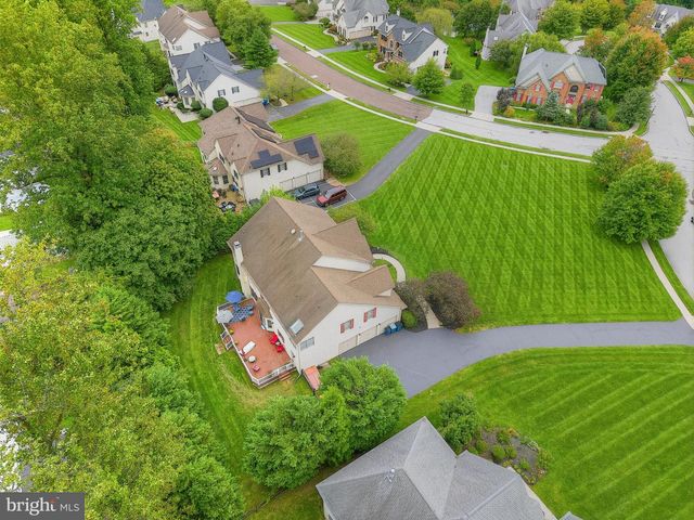 2 ROOSEVELT CIR, Downingtown, PA 19335