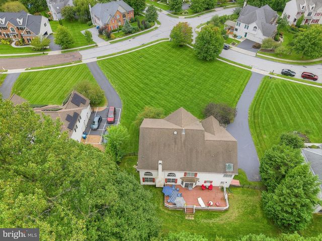 2 ROOSEVELT CIR, Downingtown, PA 19335