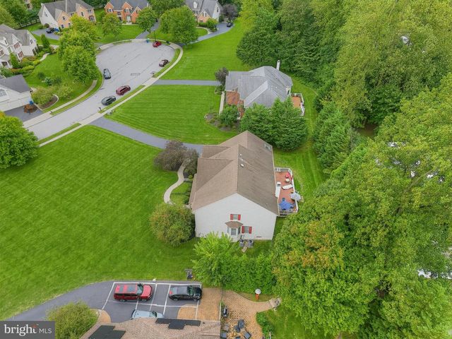 2 ROOSEVELT CIR, Downingtown, PA 19335