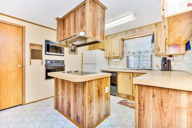 494 Clubhouse Rd., Murrells Inlet, SC 29576