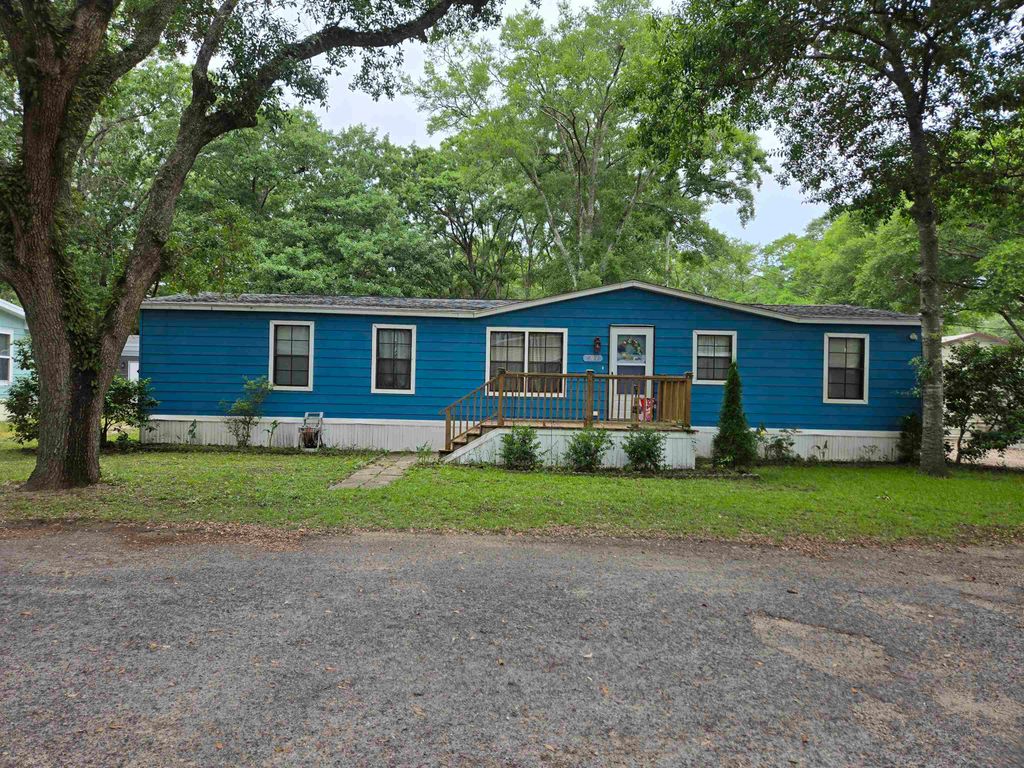 494 Clubhouse Rd., Murrells Inlet, SC 29576