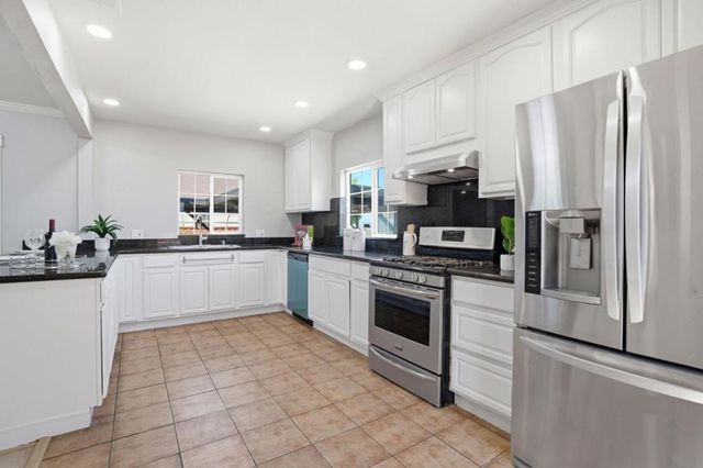 429 Daisy Lane, East Palo Alto, CA 94303