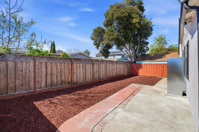 429 Daisy Lane, East Palo Alto, CA 94303